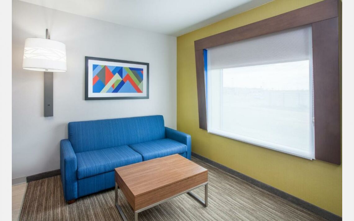Photos of Holiday Inn Express Hotel and Suites Texarkana. 4545 Cowhorn Creek Road, Texarkana - Texas, TX 75503, United States of America