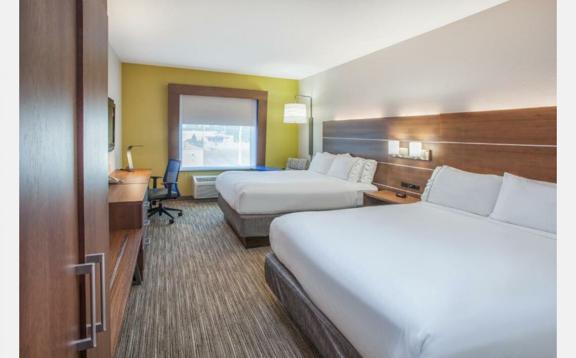 Photos of Holiday Inn Express Hotel and Suites Texarkana. 4545 Cowhorn Creek Road, Texarkana - Texas, TX 75503, United States of America