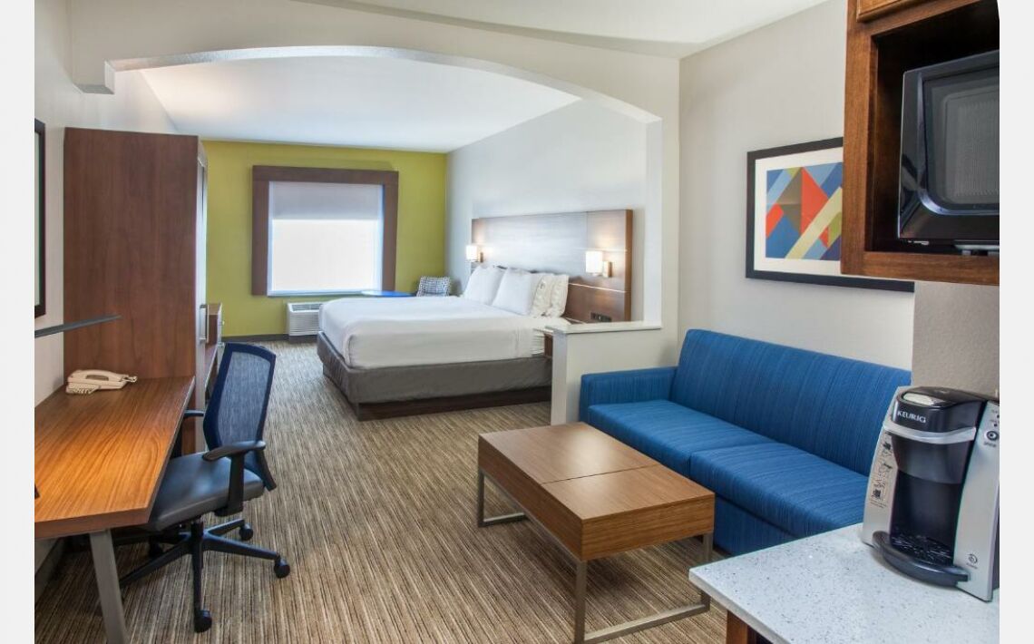 Photos of Holiday Inn Express Hotel and Suites Texarkana. 4545 Cowhorn Creek Road, Texarkana - Texas, TX 75503, United States of America